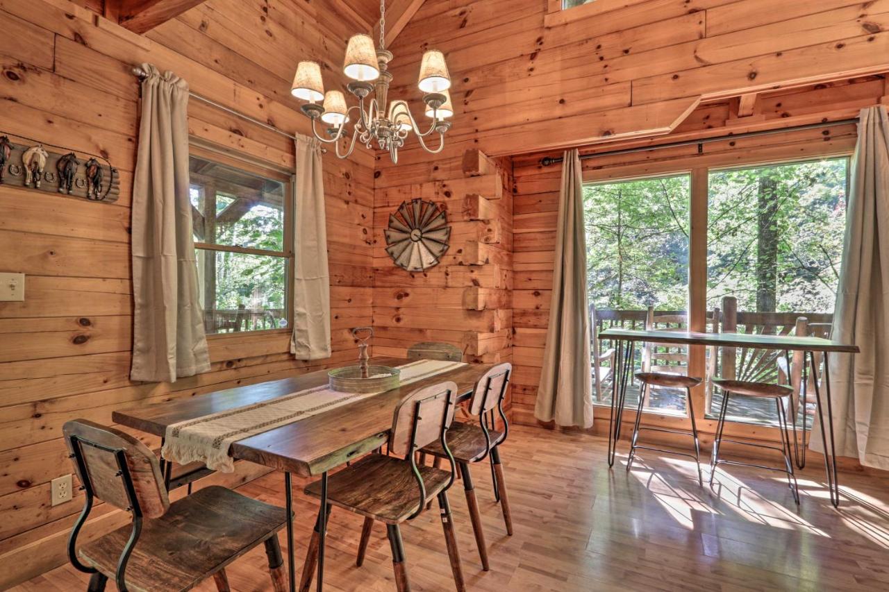סביירוויל Cabin With Hot Tub And Deck, 3 Mi To Pigeon Forge מראה חיצוני תמונה