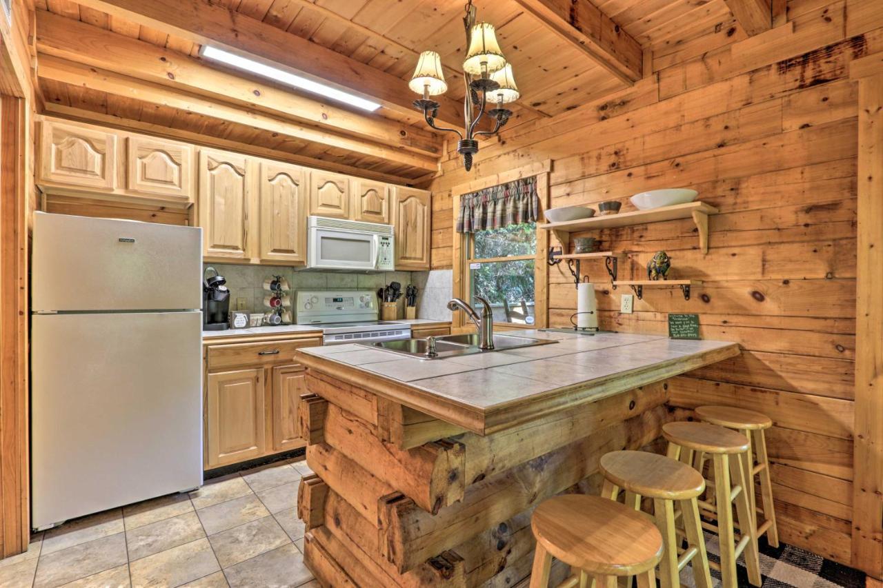 סביירוויל Cabin With Hot Tub And Deck, 3 Mi To Pigeon Forge מראה חיצוני תמונה
