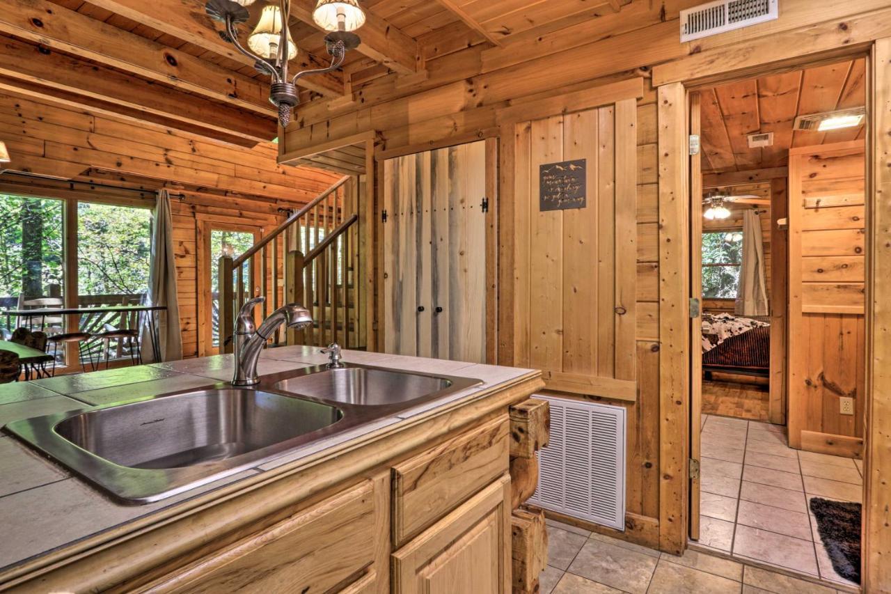 סביירוויל Cabin With Hot Tub And Deck, 3 Mi To Pigeon Forge מראה חיצוני תמונה