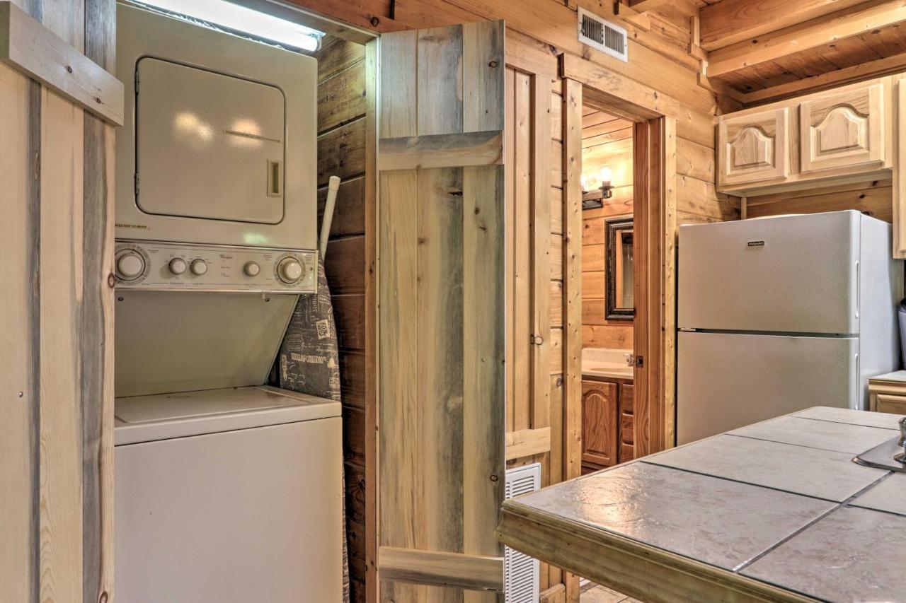 סביירוויל Cabin With Hot Tub And Deck, 3 Mi To Pigeon Forge מראה חיצוני תמונה
