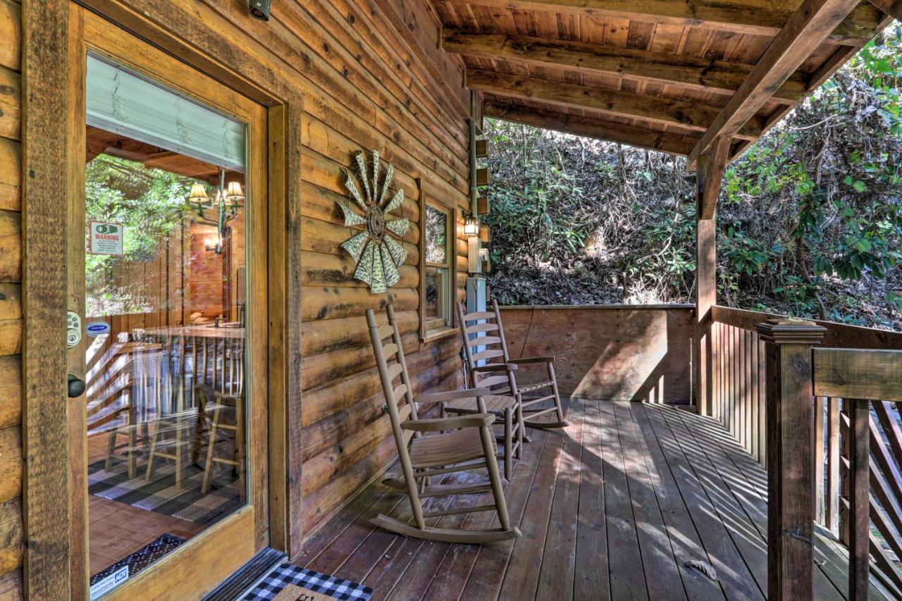 סביירוויל Cabin With Hot Tub And Deck, 3 Mi To Pigeon Forge מראה חיצוני תמונה