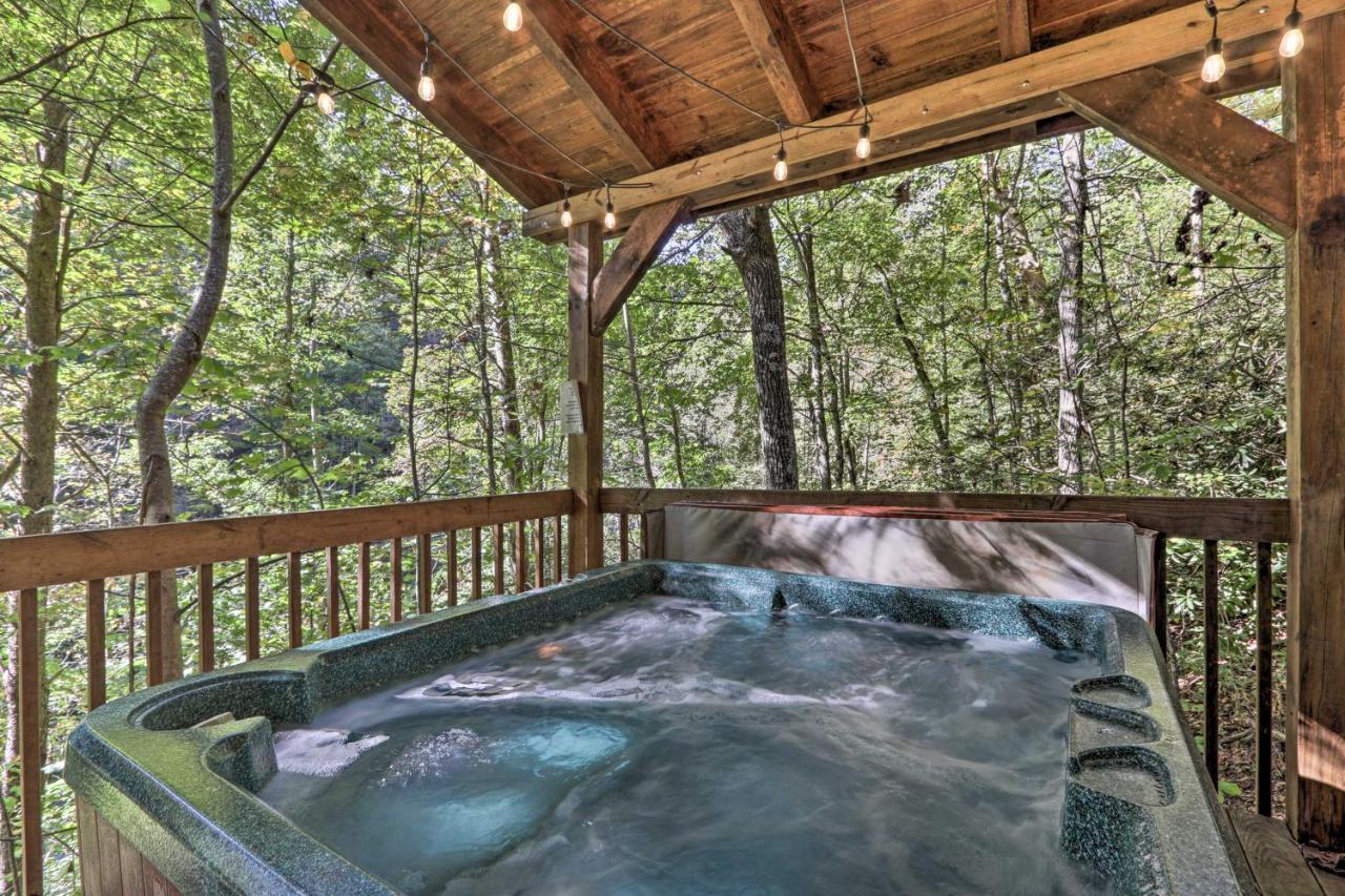 סביירוויל Cabin With Hot Tub And Deck, 3 Mi To Pigeon Forge מראה חיצוני תמונה