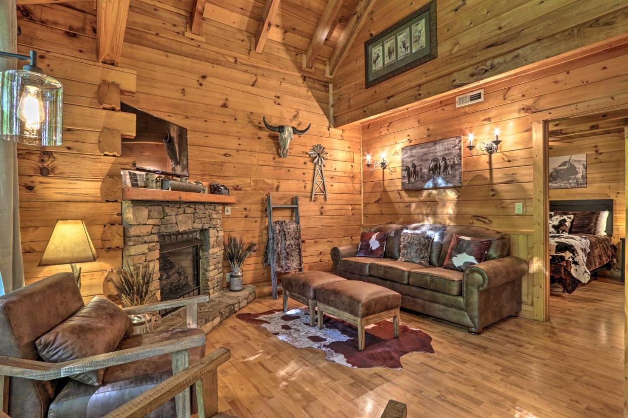 סביירוויל Cabin With Hot Tub And Deck, 3 Mi To Pigeon Forge מראה חיצוני תמונה